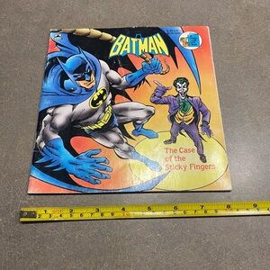 Batman & The Joker- The Case Of The Sticky Fingers Book A Golden Look-Look Book